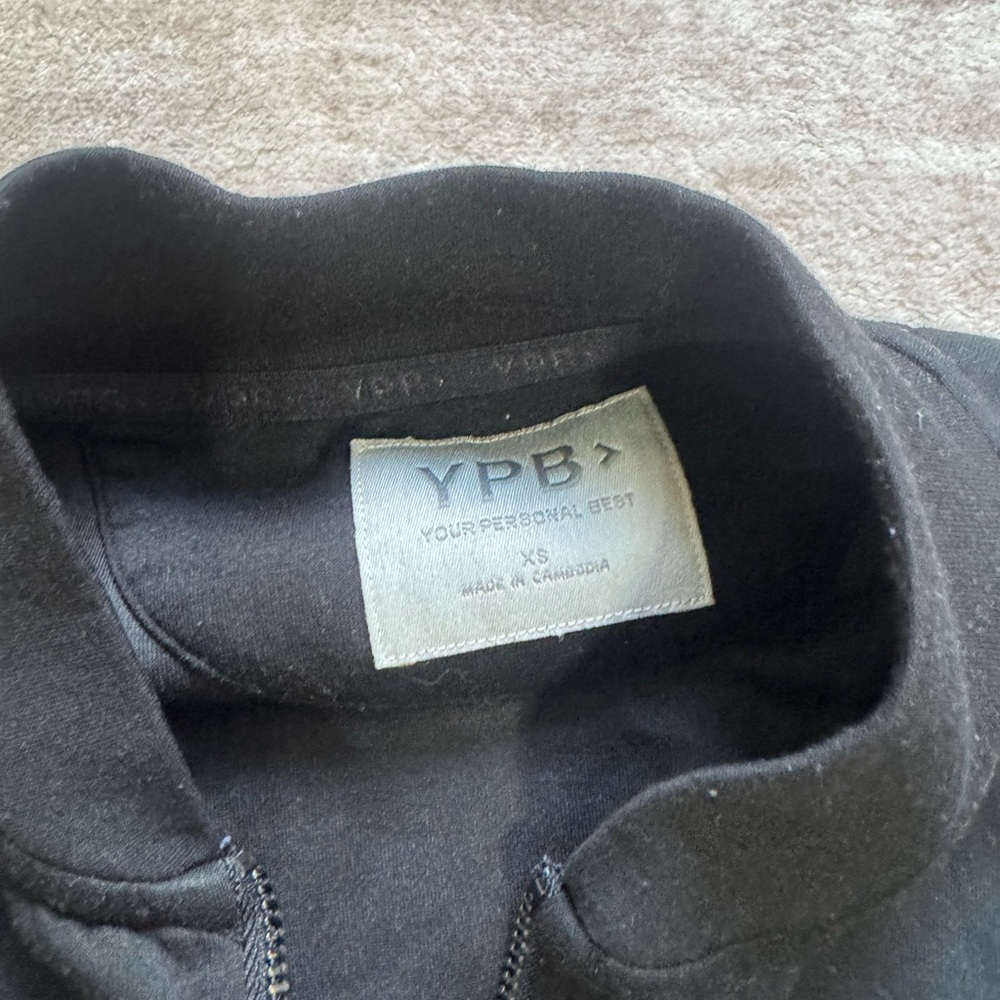 Abercrombie & Fitch ypb bomber jacket size xs - Picture 3 of 3